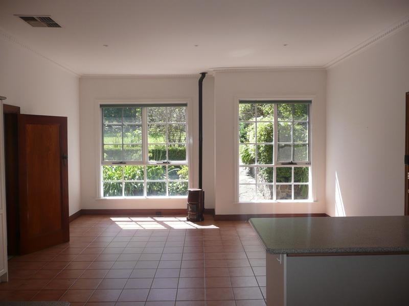 71 Valley Parade, Glen Iris VIC 3146