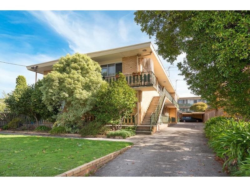 2/296 Warrigal Road, Glen Iris VIC 3146