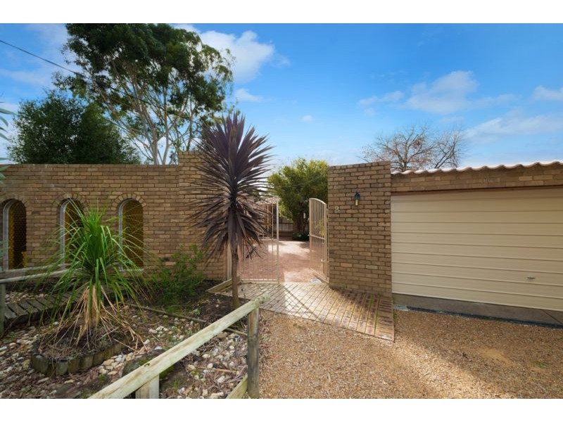 8 Roycroft Close, Glen Waverley VIC 3150