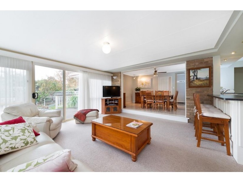 8 Roycroft Close, Glen Waverley VIC 3150