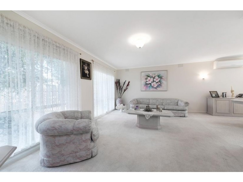 8 Roycroft Close, Glen Waverley VIC 3150