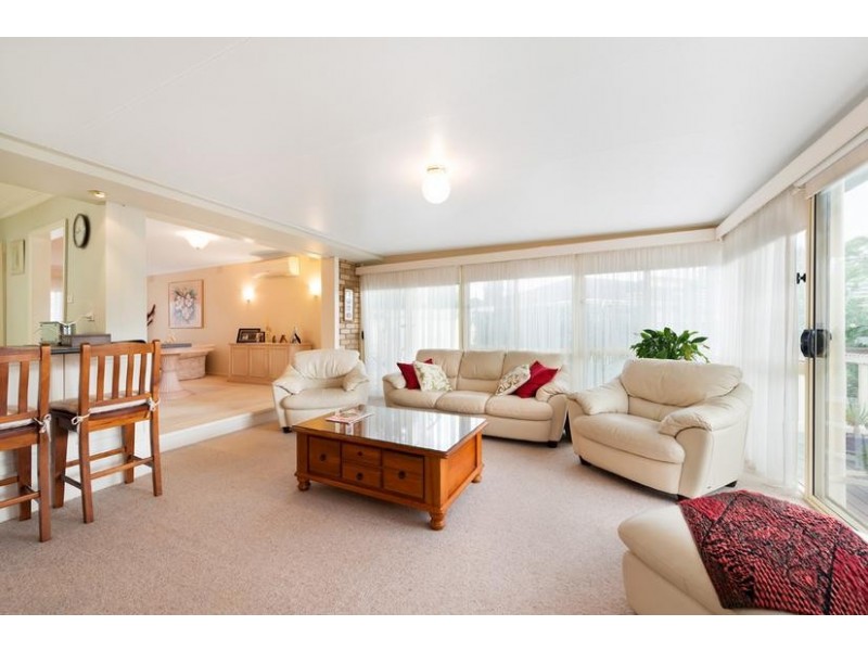8 Roycroft Close, Glen Waverley VIC 3150