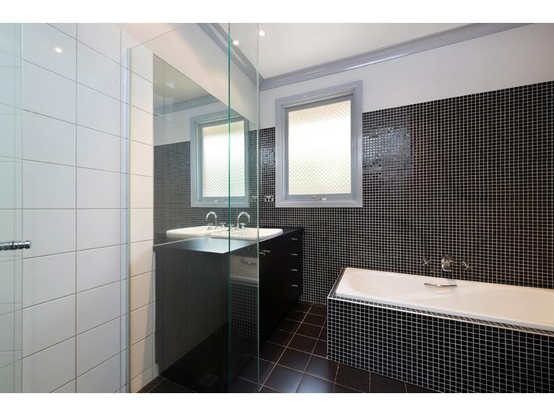 2/228 Highfield Road, Camberwell VIC 3124