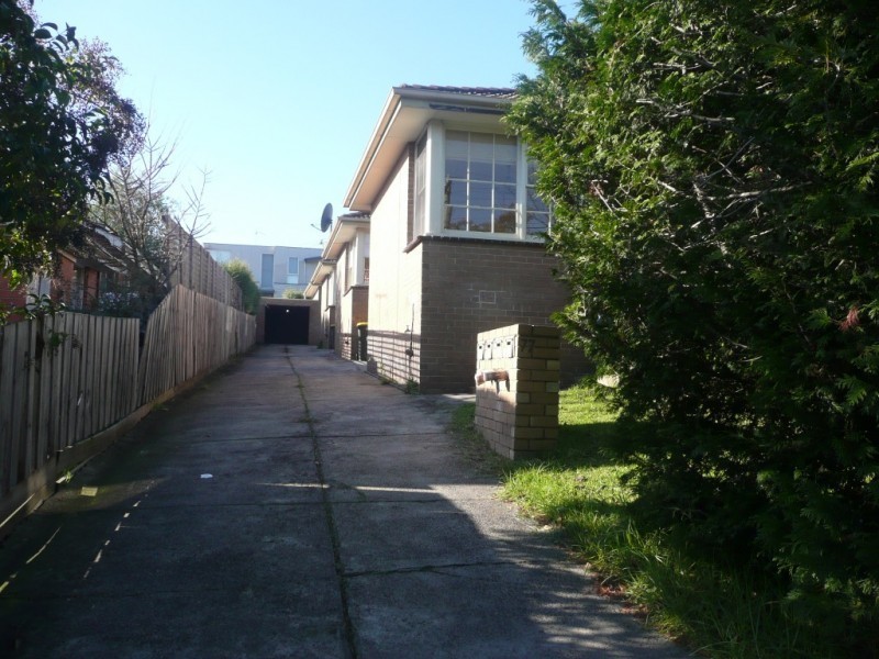 1/77 Warrigal Road, Surrey Hills VIC 3127