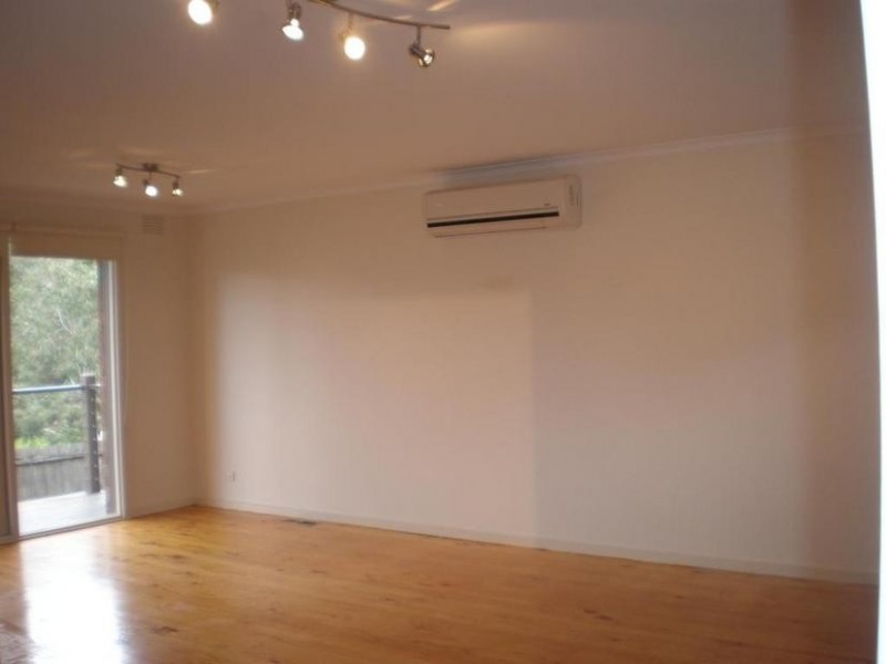 3/7 McCubbin Street, Burwood VIC 3125