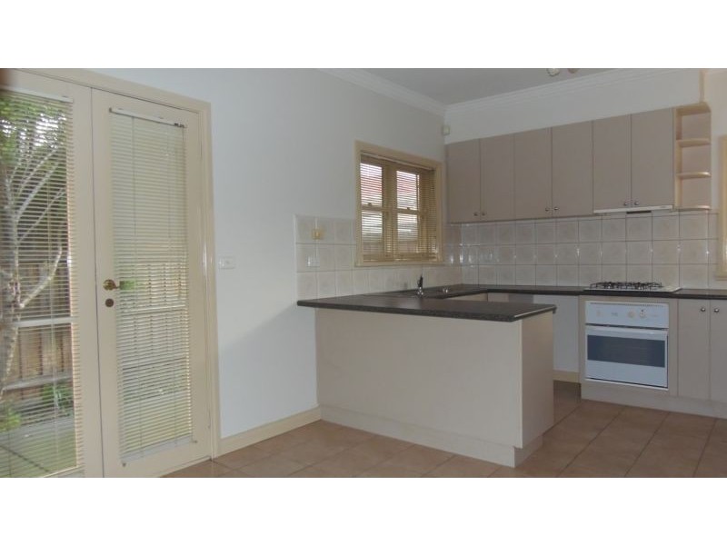 1/4 Douglas Street, Ashwood VIC 3147