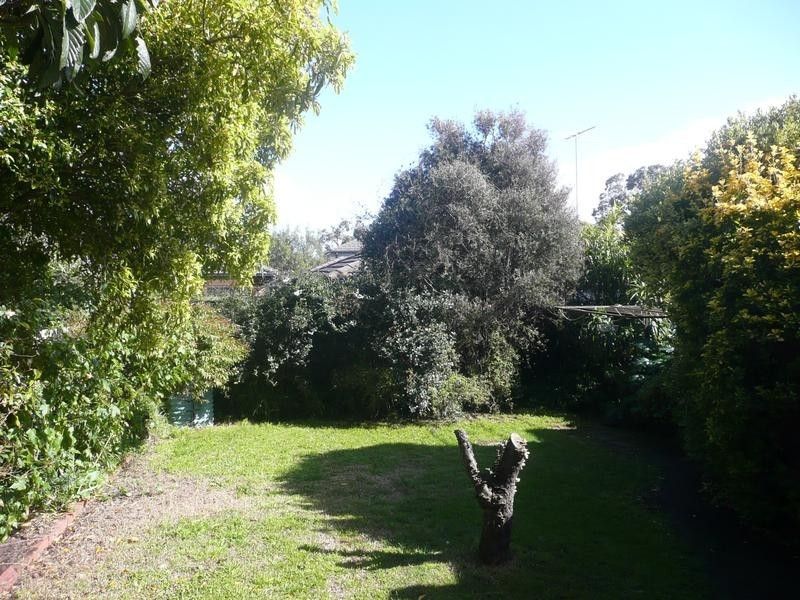 2 Grandview Avenue, Glen Iris VIC 3146