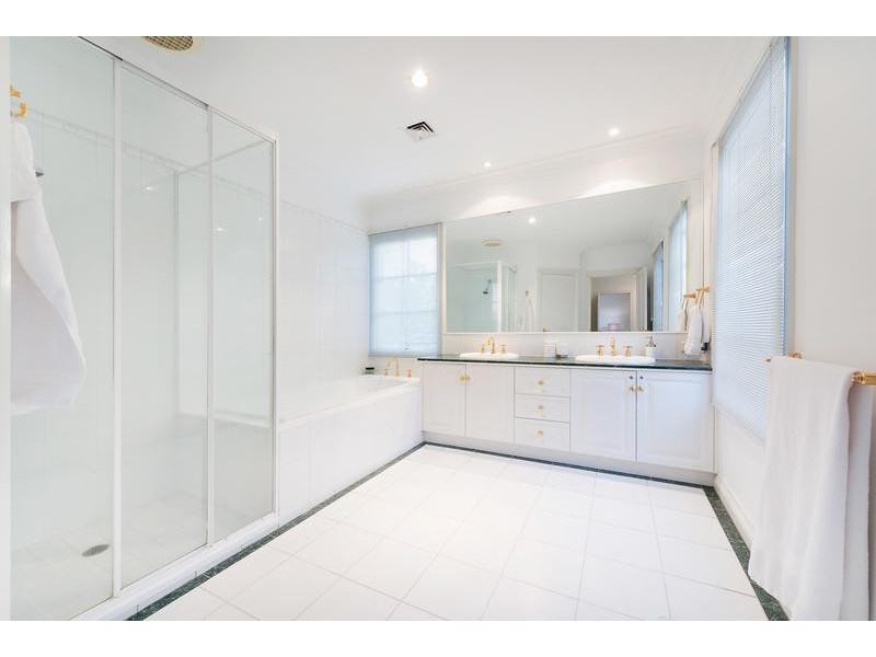 10 Malvern Avenue, Glen Iris VIC 3146