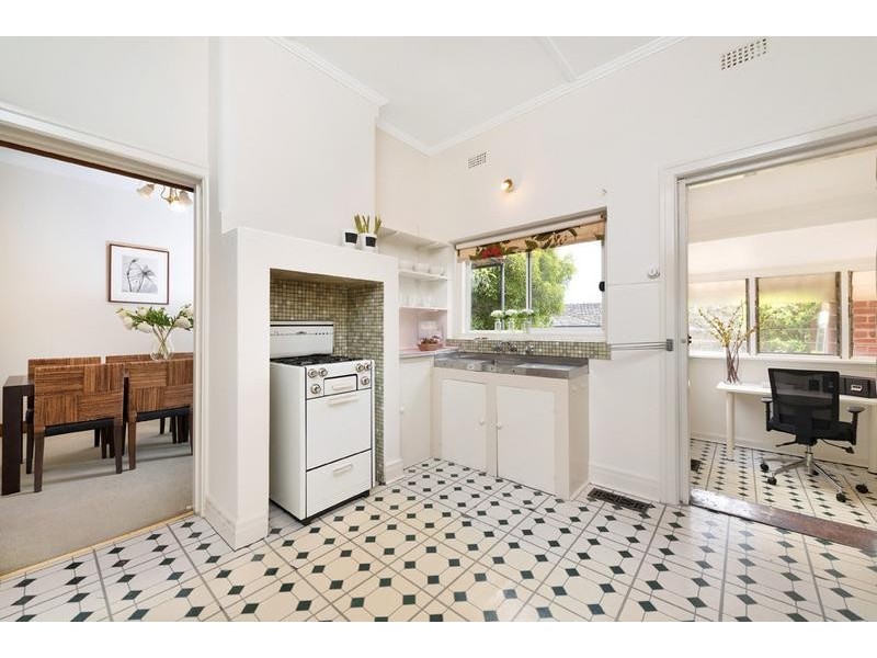 2 Grandview Avenue, Glen Iris VIC 3146