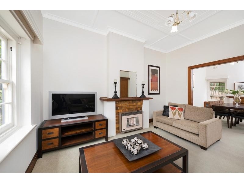 2 Grandview Avenue, Glen Iris VIC 3146