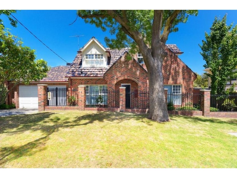 1 Saxby Road, Glen Iris VIC 3146