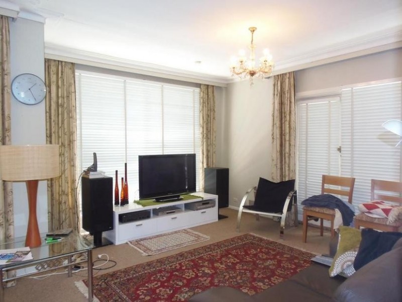 2/2 Dryden Street, Canterbury VIC 3126