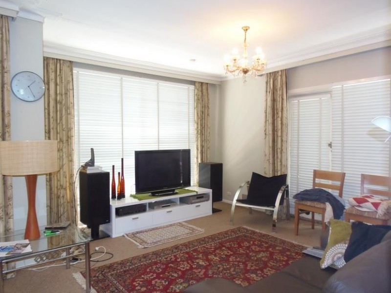 2/2 Dryden Street, Canterbury VIC 3126