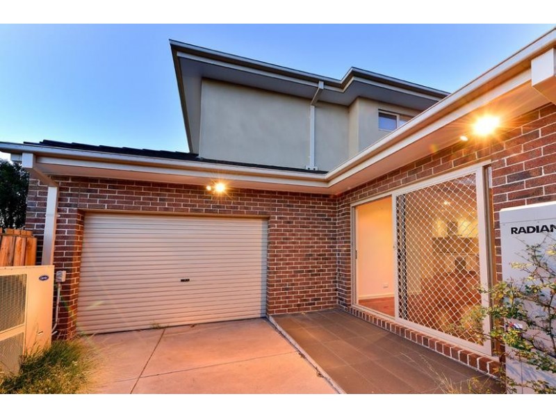 1/5 Walcha Court, Chadstone VIC 3148