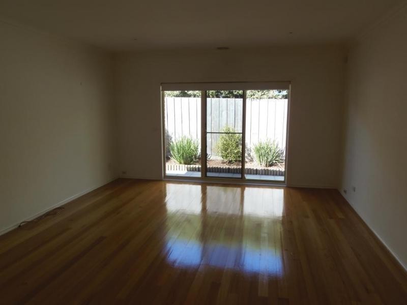 2/28 Chestnut Street, Surrey Hills VIC 3127