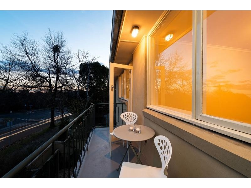 6/66 Wattle Valley Road, Canterbury VIC 3126