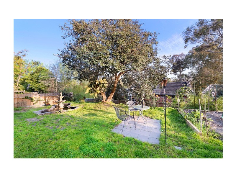 82 Valley Parade, Glen Iris VIC 3146