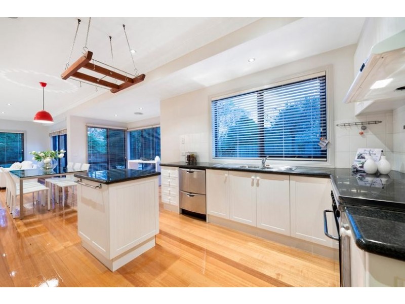 1/20 Van Ness Avenue, Glen Iris VIC 3146
