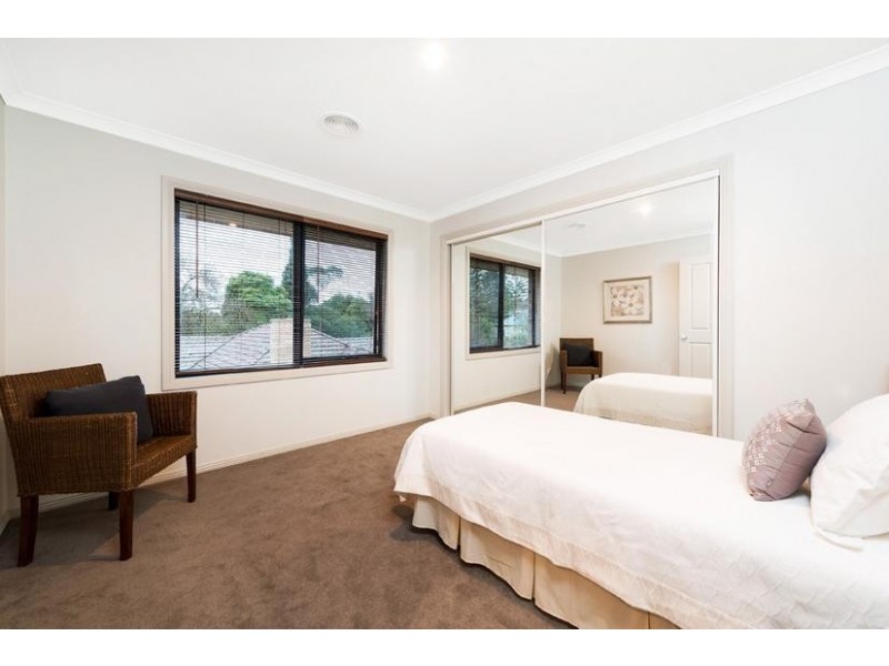 1/20 Van Ness Avenue, Glen Iris VIC 3146