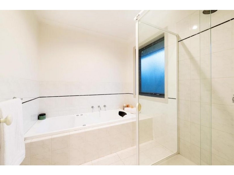 1/20 Van Ness Avenue, Glen Iris VIC 3146