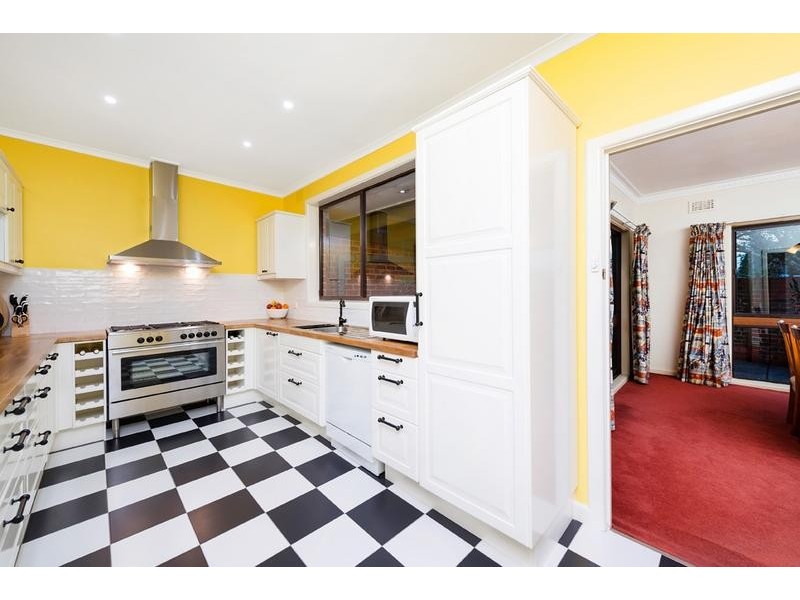 1 Barnes Avenue, Burwood VIC 3125