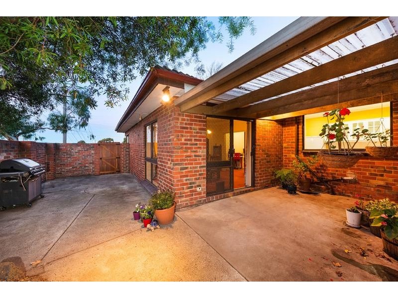 1 Barnes Avenue, Burwood VIC 3125