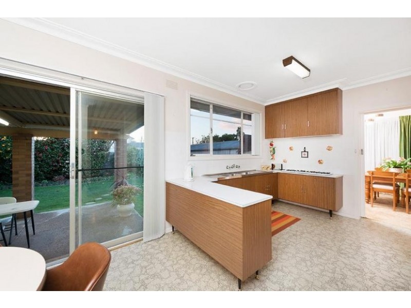 28 Gareth Drive, Burwood East VIC 3151