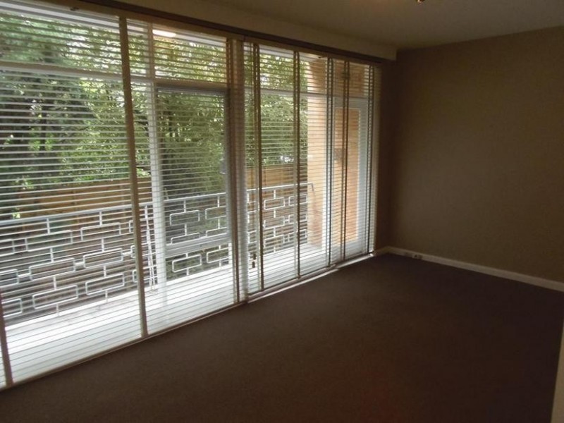 2/13 Myrniong Street, Glen Iris VIC 3146