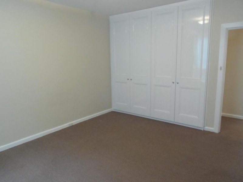 2/13 Myrniong Street, Glen Iris VIC 3146