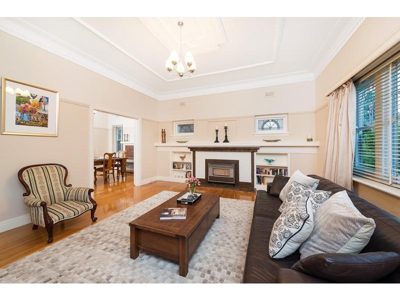 18 Adrian Street, Glen Iris VIC 3146