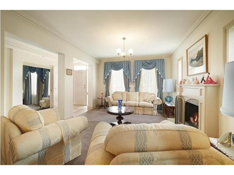 8 St. Andries Street, Camberwell VIC 3124