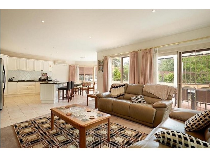 8 St. Andries Street, Camberwell VIC 3124