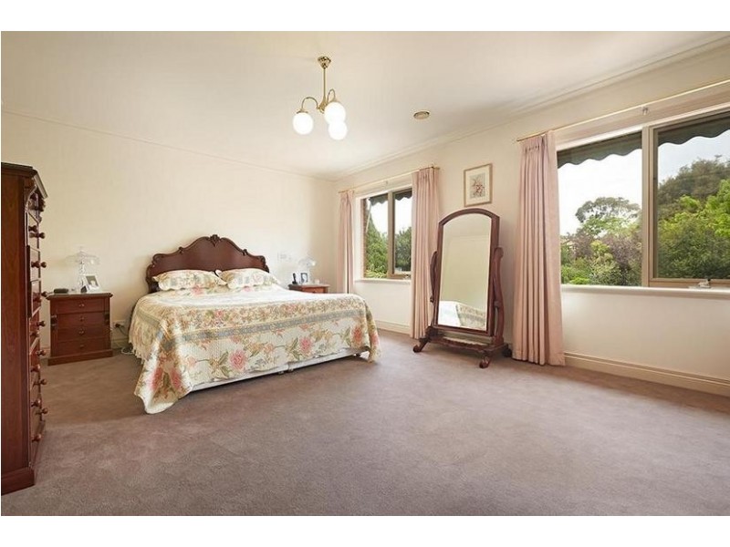 8 St. Andries Street, Camberwell VIC 3124