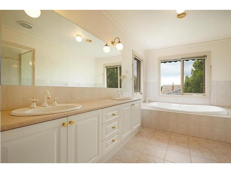 8 St. Andries Street, Camberwell VIC 3124