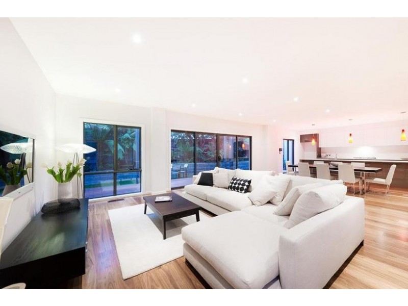 11 Warren Street, Burwood VIC 3125