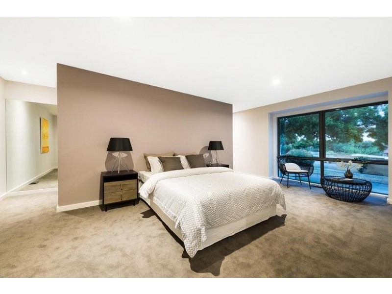 11 Warren Street, Burwood VIC 3125