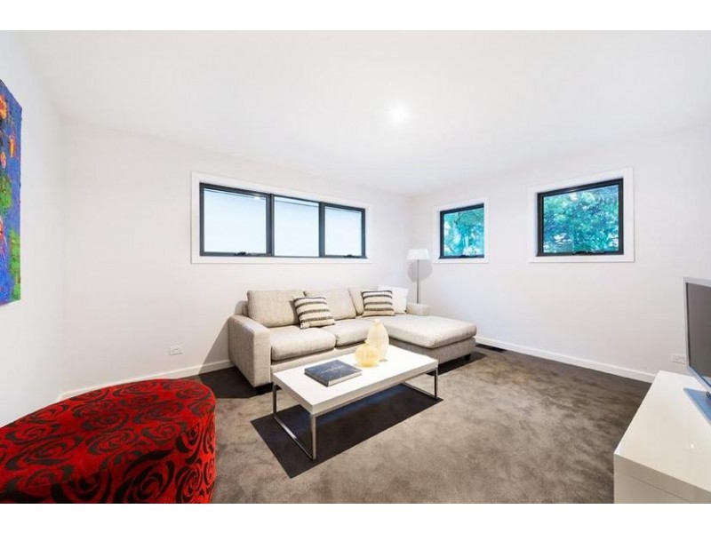 11 Warren Street, Burwood VIC 3125