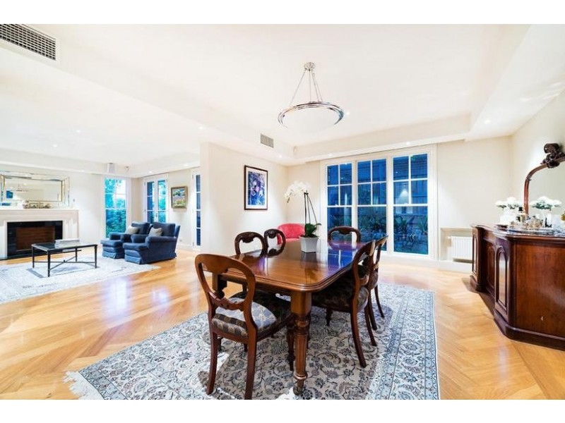 27 Glenroy Road, Hawthorn VIC 3122