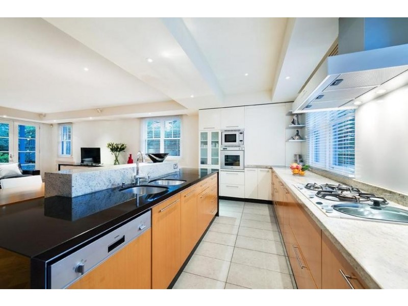 27 Glenroy Road, Hawthorn VIC 3122