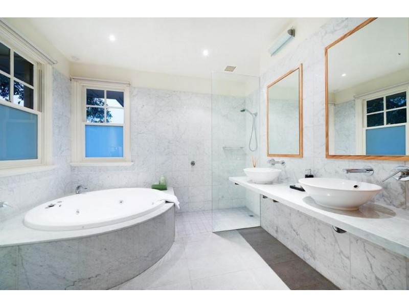 27 Glenroy Road, Hawthorn VIC 3122