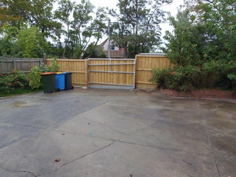 18 Howie Street, Glen Iris VIC 3146