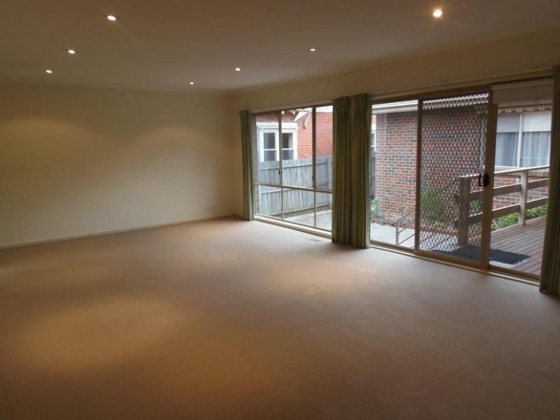 12 Compton Street, Canterbury VIC 3126
