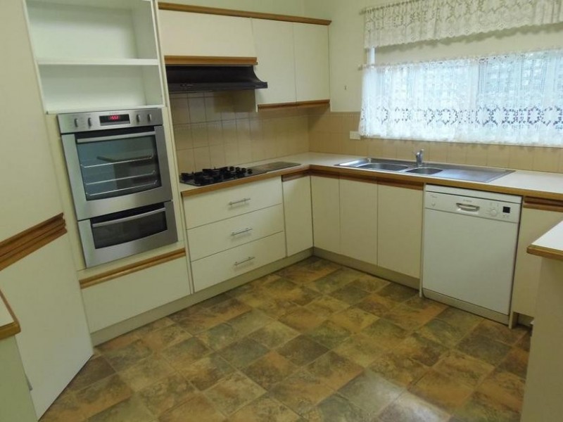 12 Compton Street, Canterbury VIC 3126