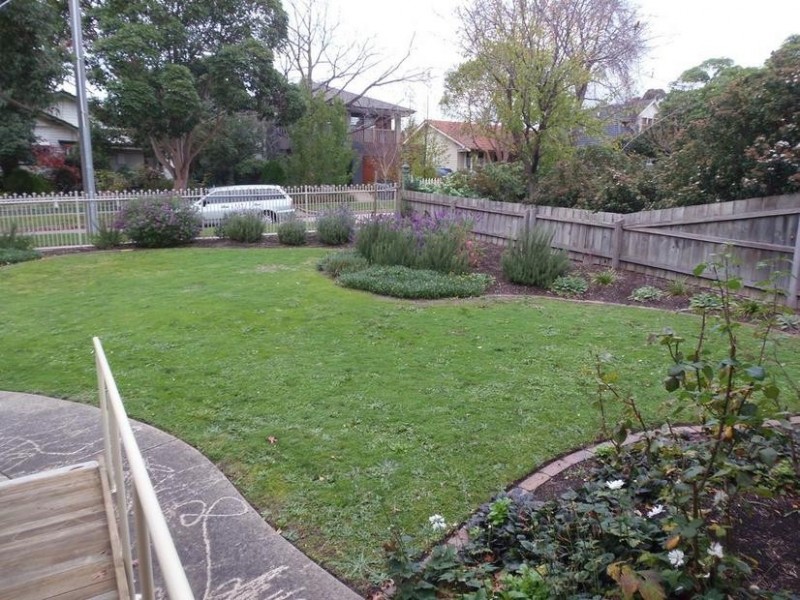 12 Compton Street, Canterbury VIC 3126
