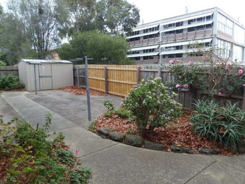 12 Compton Street, Canterbury VIC 3126