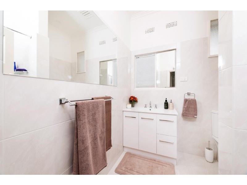 4/18 Essex Street, Glen Iris VIC 3146