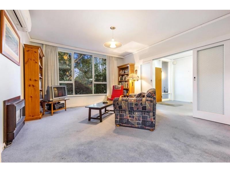 8 Streeton Court, Mont Albert VIC 3127