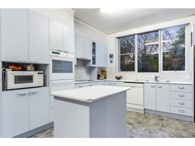 8 Streeton Court, Mont Albert VIC 3127