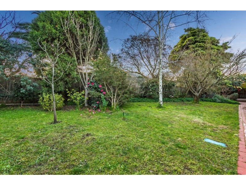 8 Streeton Court, Mont Albert VIC 3127