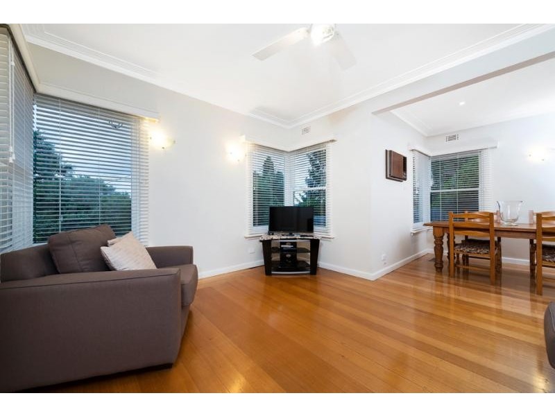 7 Barnes Avenue, Burwood VIC 3125